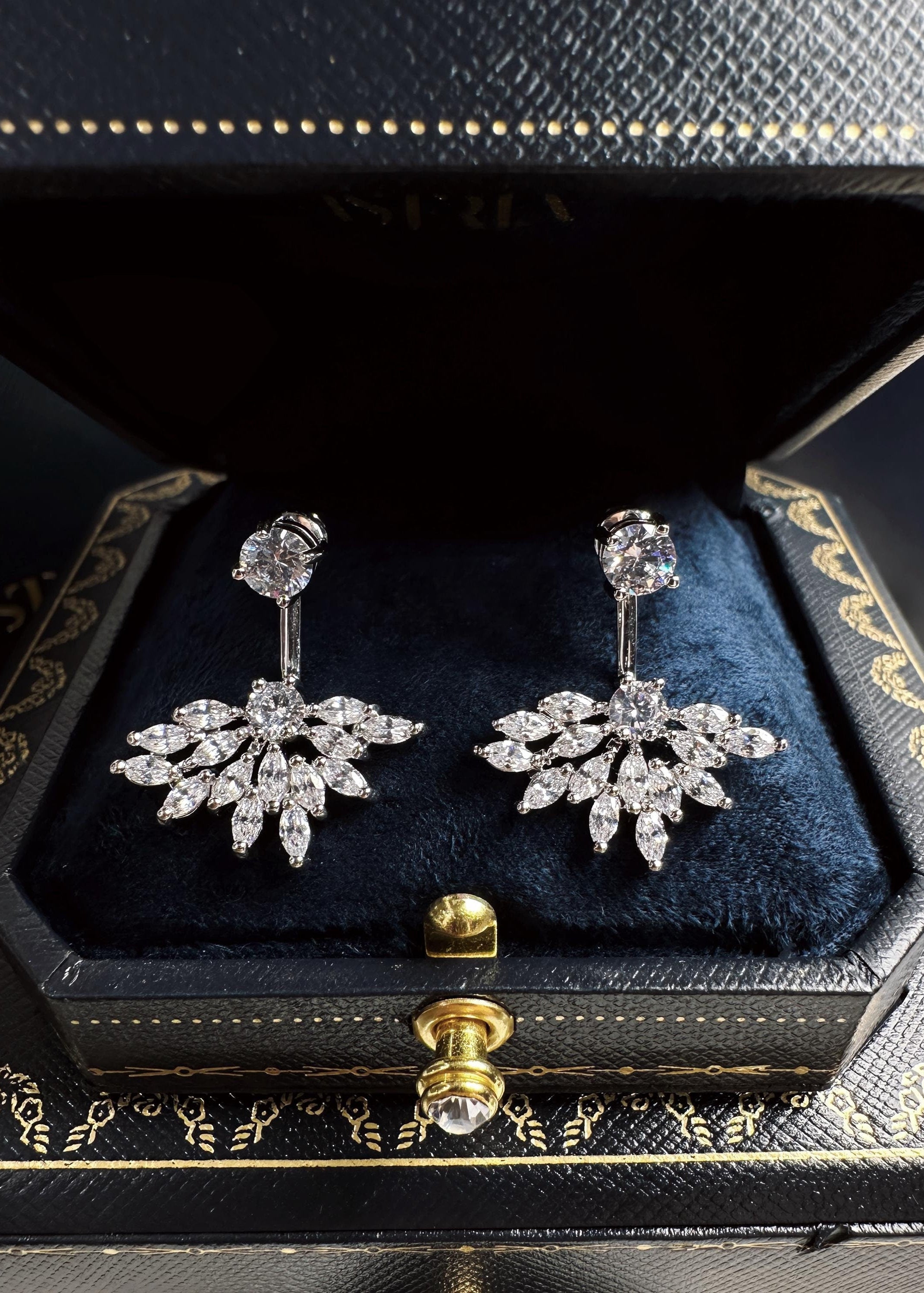 Leaf Drop Ear Jacket Earrings