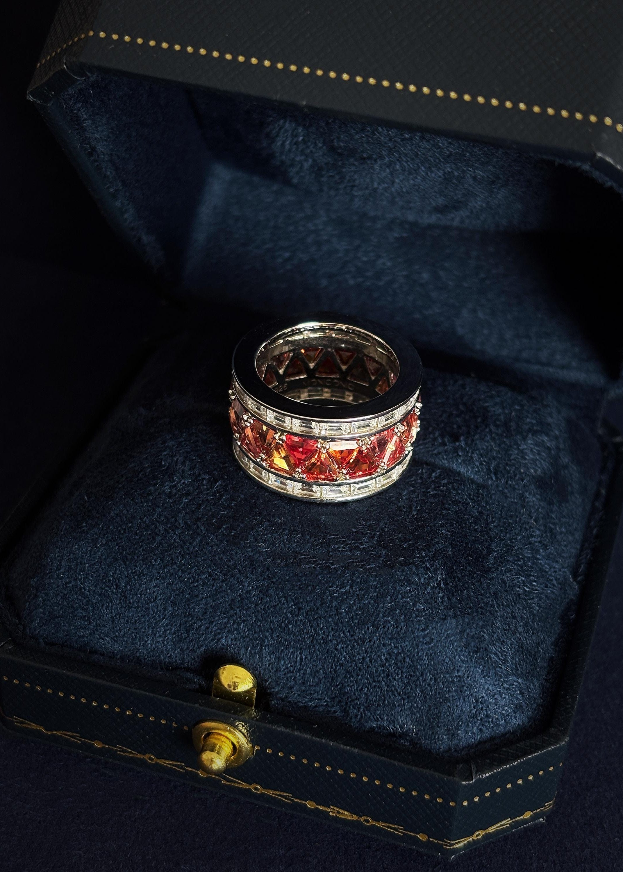 Gradient Light Wide Band