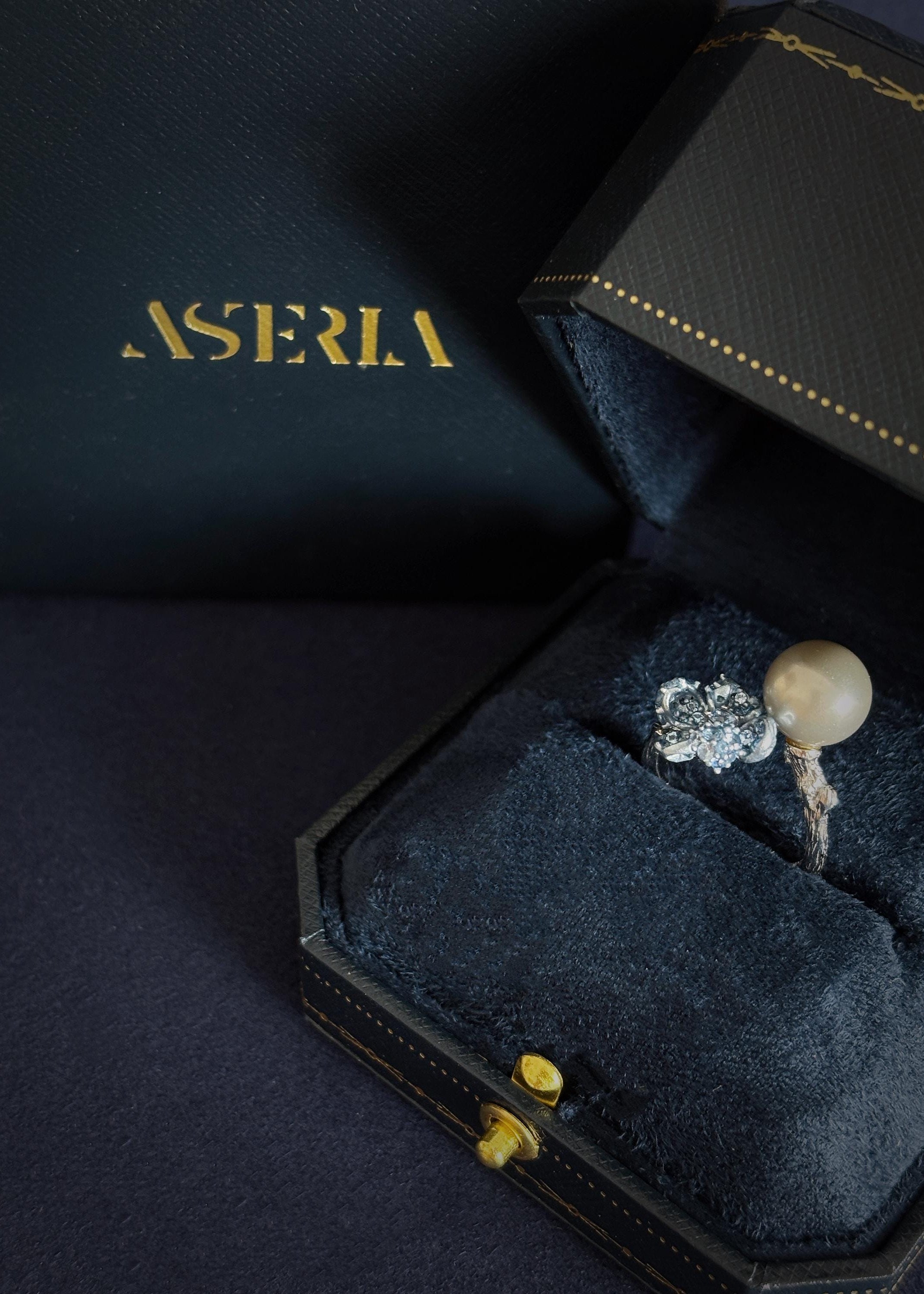Oyster Grey Pearl Ring