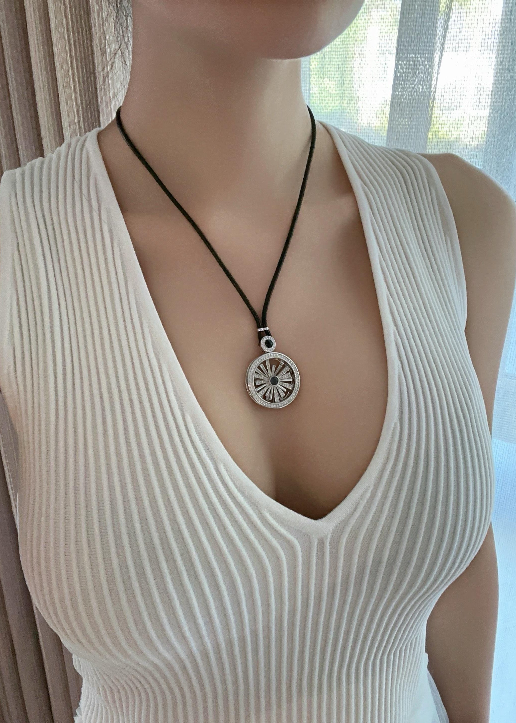 Sunburst Spinning Pendant Necklace