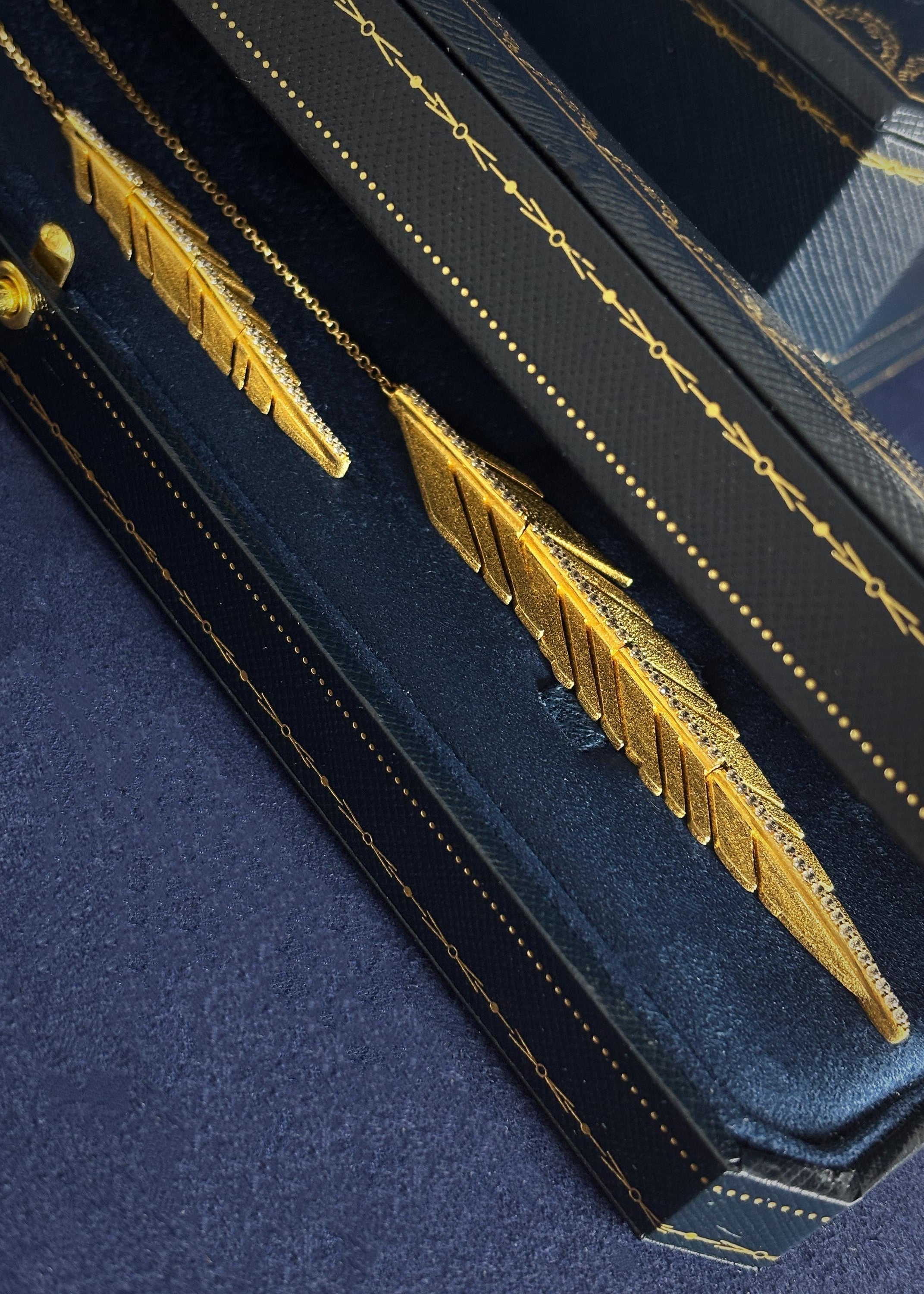 Feather Line Pendant Necklace