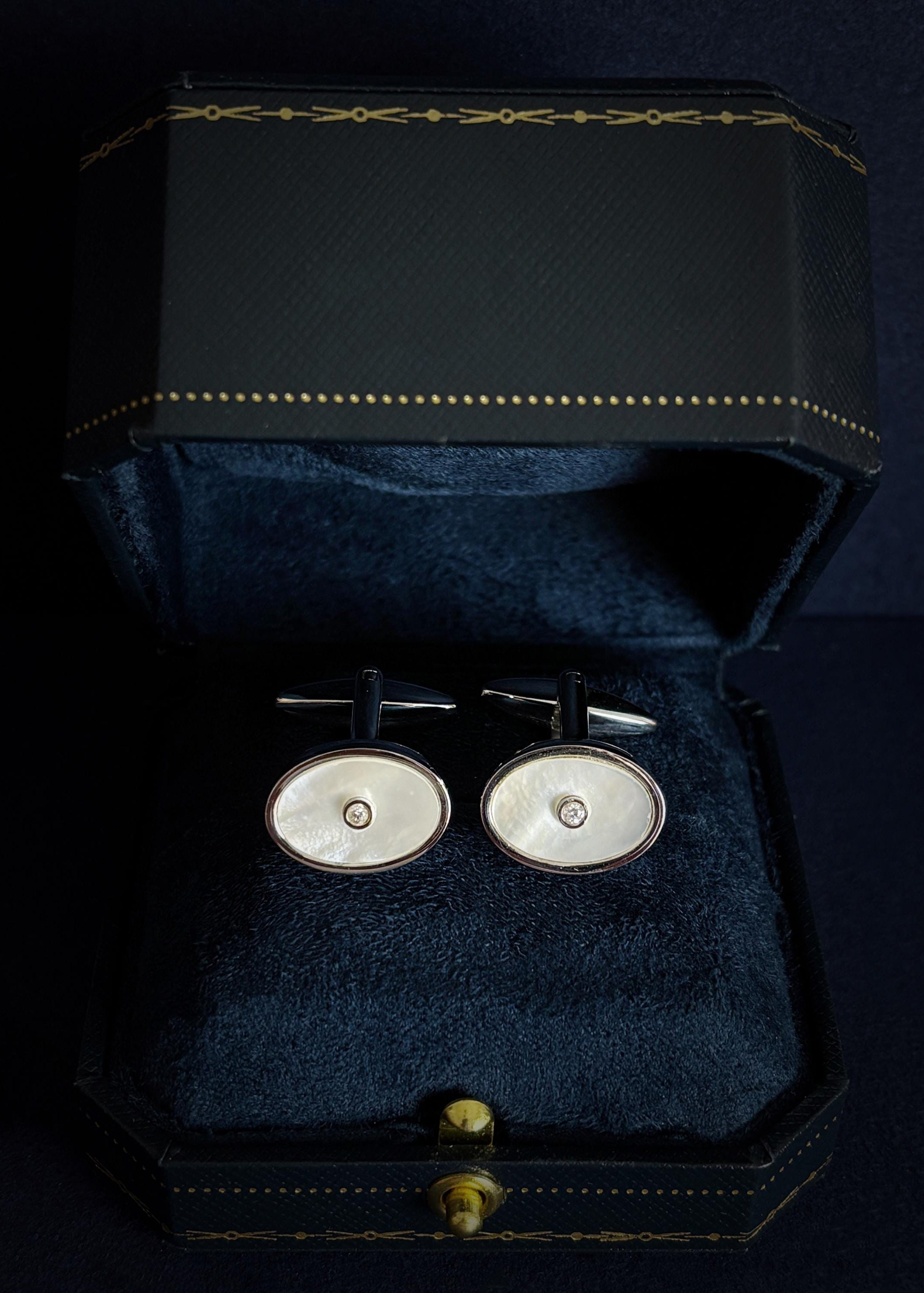 Mother-of-Pearl Oval Cufflinks