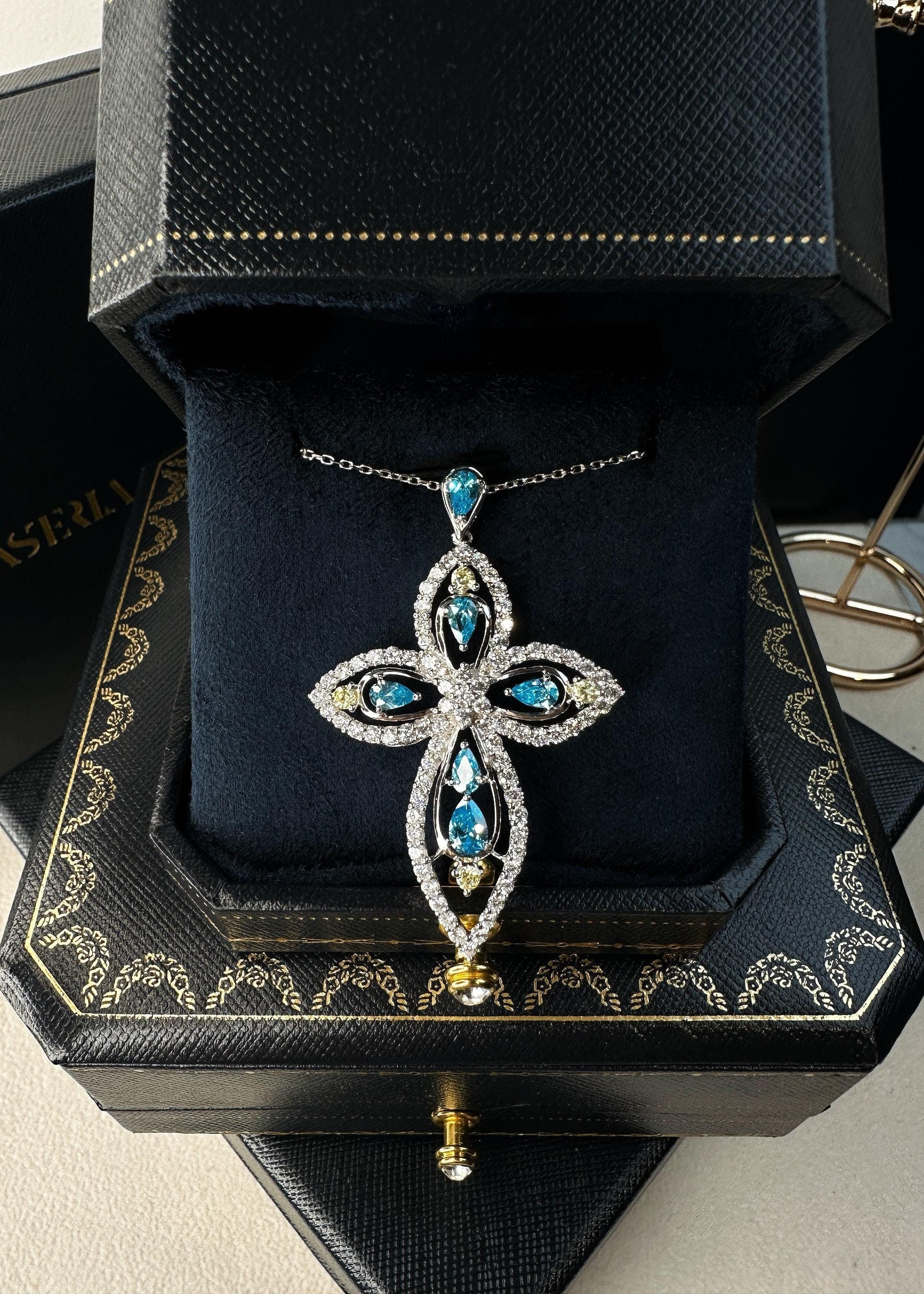 Ornate Cross Pendant Necklace