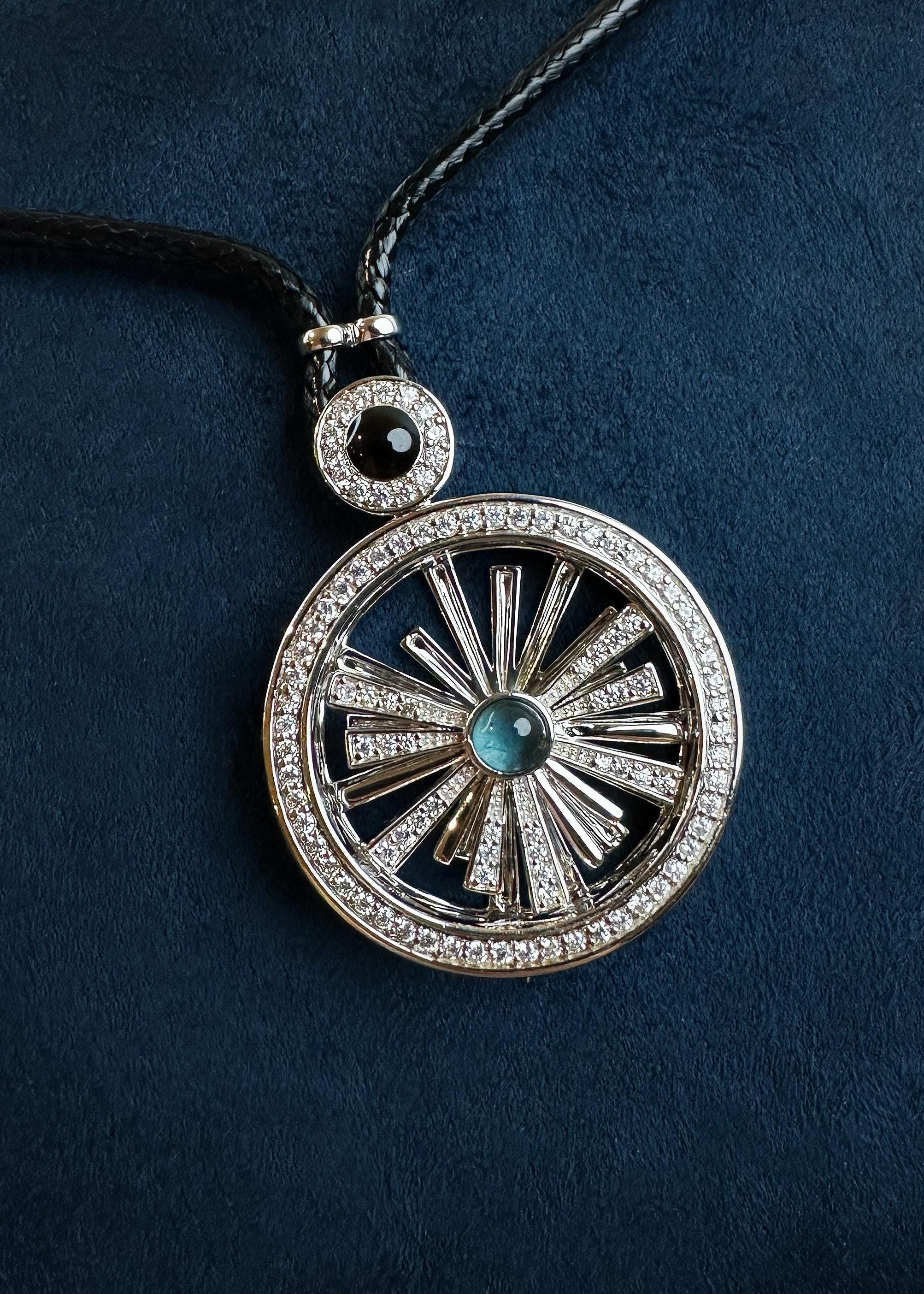 Sunburst Spinning Pendant Necklace
