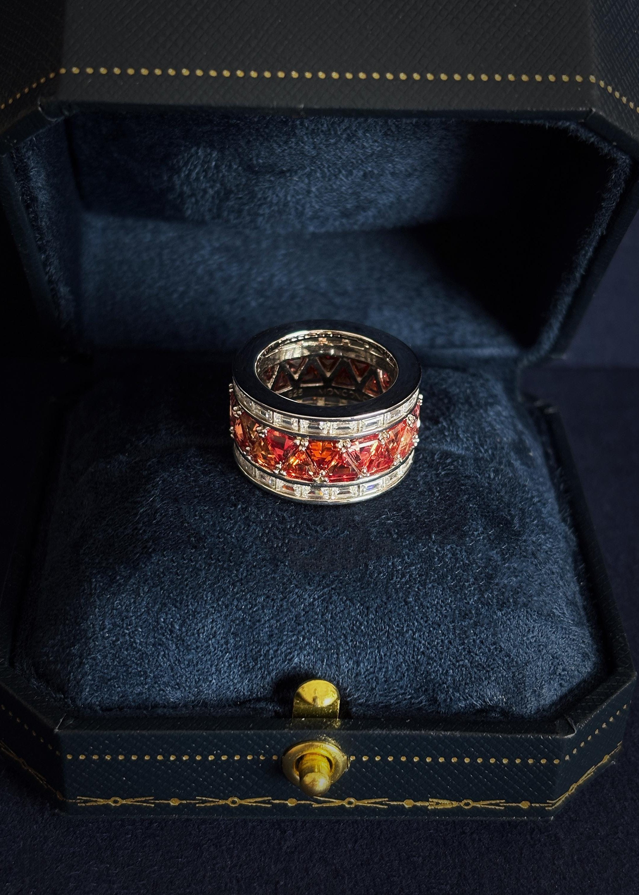 Gradient Light Wide Band