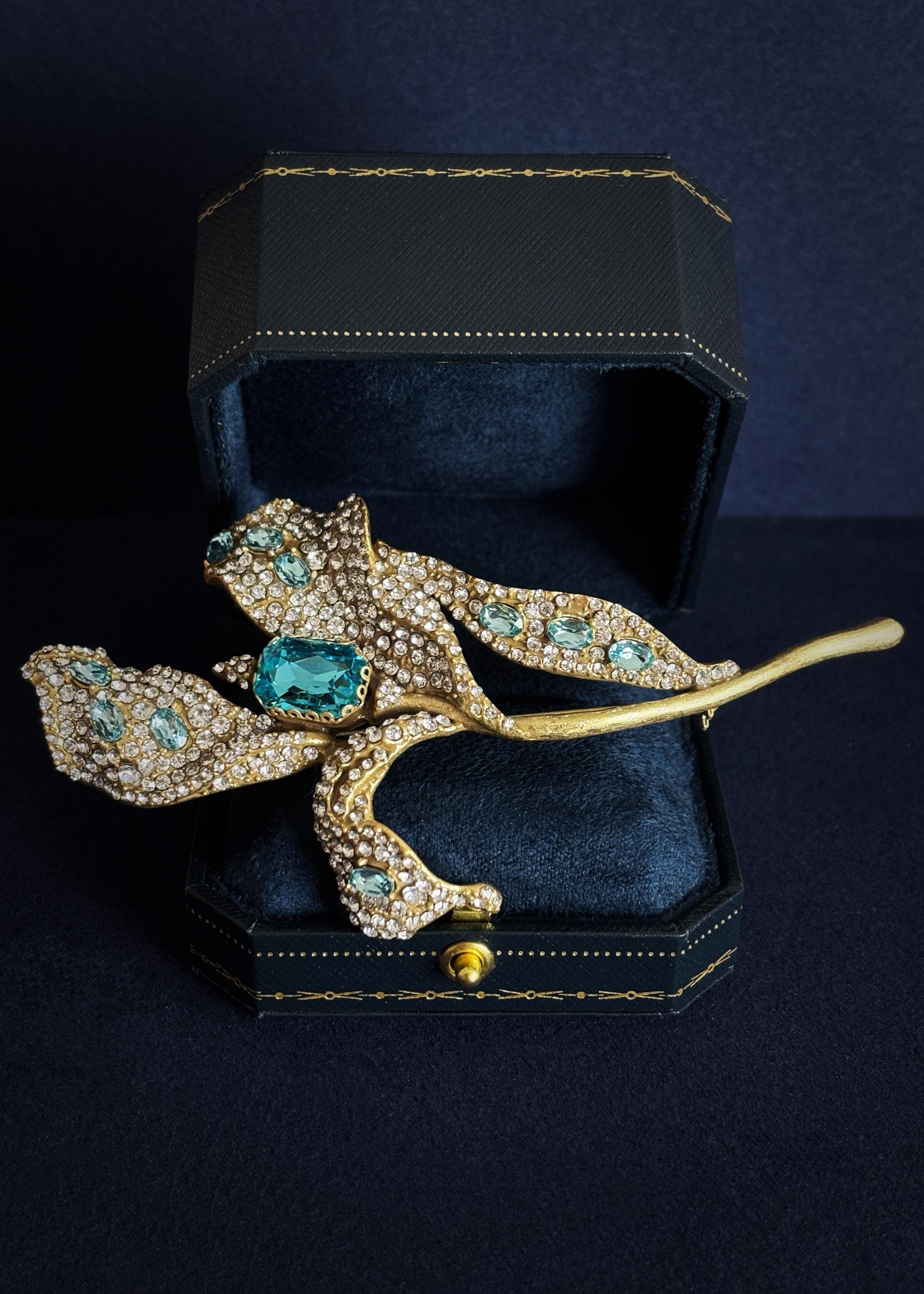 Vintage Floral Brooch