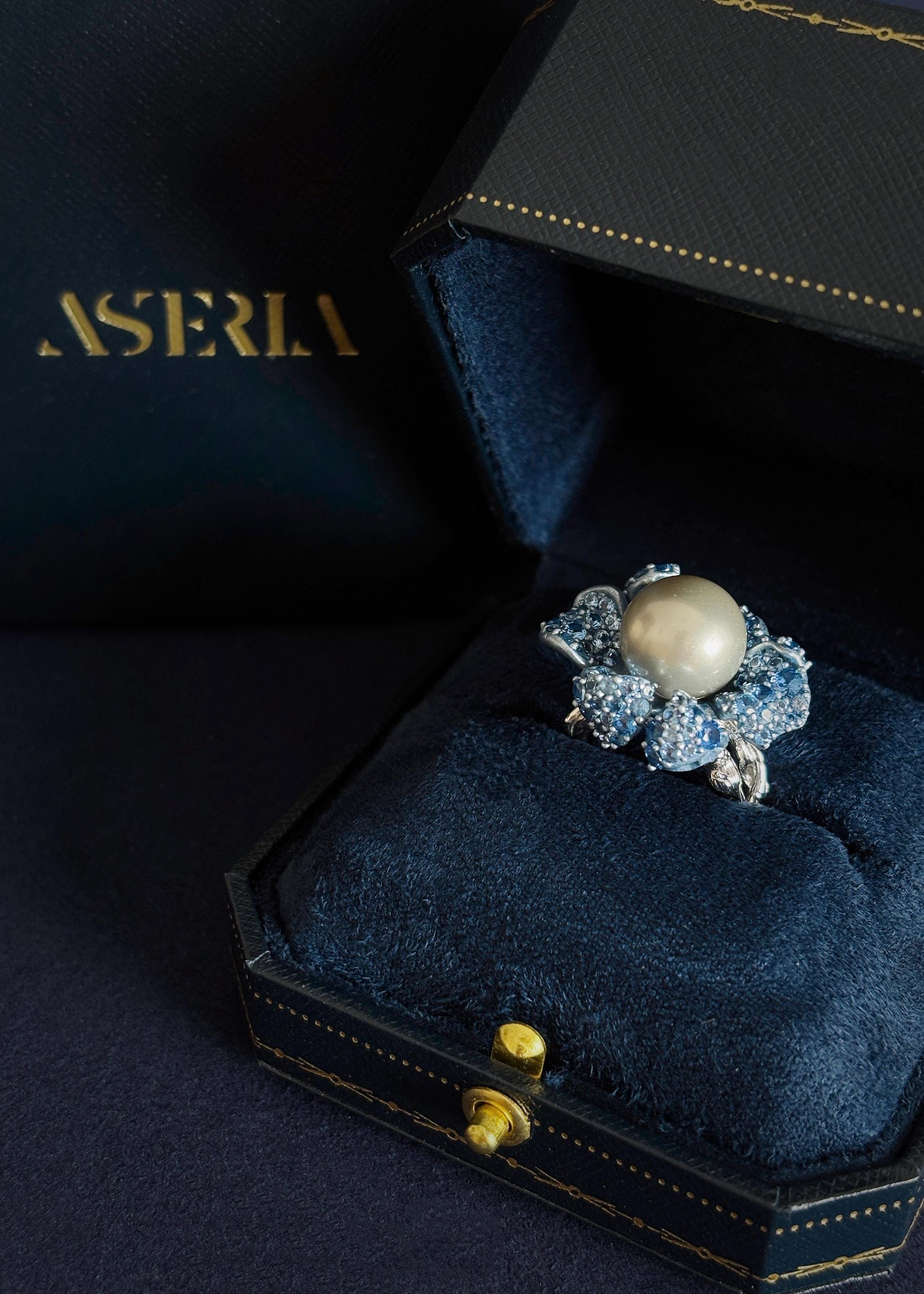 Gray Pearl Flower Ring