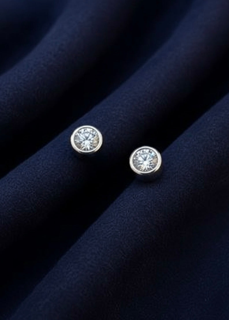 Minimal Round Stud Earrings